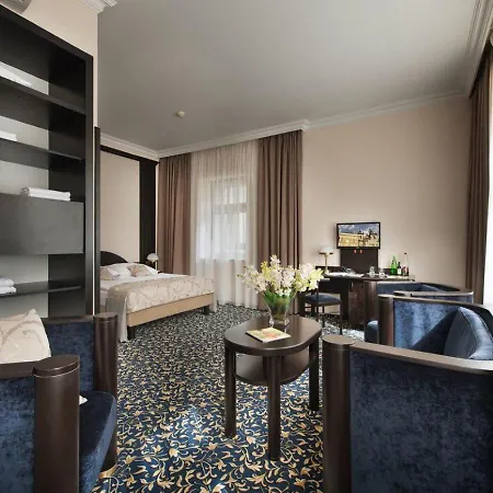 Esprit 4*