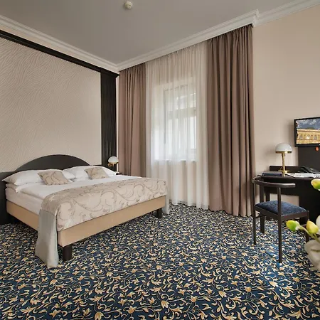 Hotell Esprit 4*